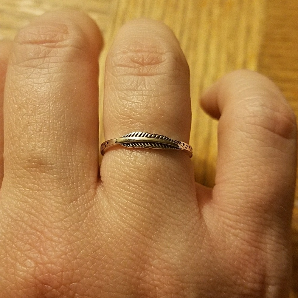 Sterling silver feather ring